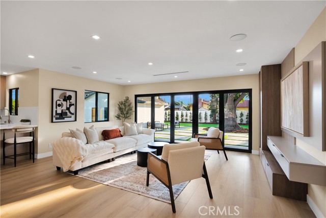 Detail Gallery Image 21 of 60 For 10509 Dempsey Ave, Granada Hills,  CA 91344 - 4 Beds | 3/1 Baths