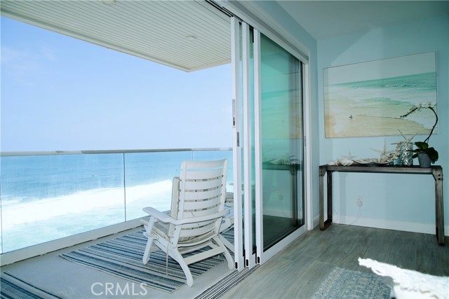 Detail Gallery Image 9 of 25 For 1249 Ocean Front #D,  Laguna Beach,  CA 92651 - 1 Beds | 1 Baths