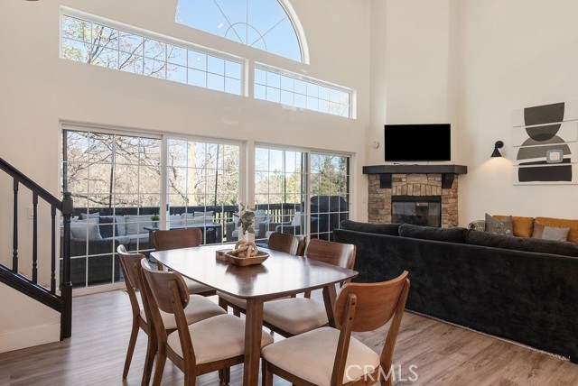 Detail Gallery Image 8 of 33 For 1498 Deer Way, Lake Arrowhead,  CA 92352 - 3 Beds | 2 Baths