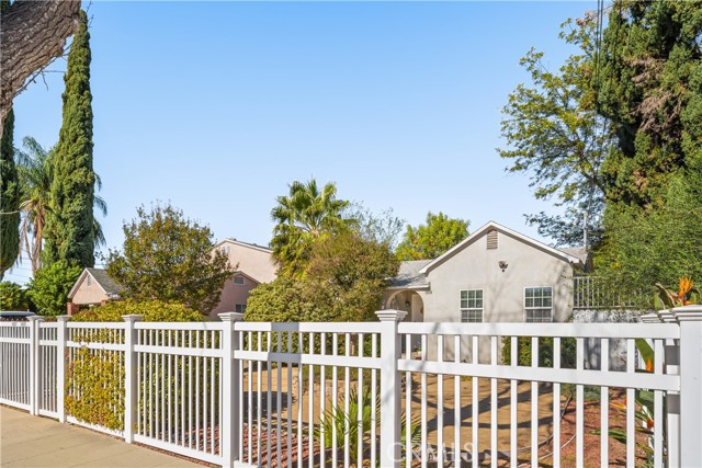 Detail Gallery Image 30 of 37 For 14835 Kittridge St, Van Nuys,  CA 91405 - 5 Beds | 3 Baths