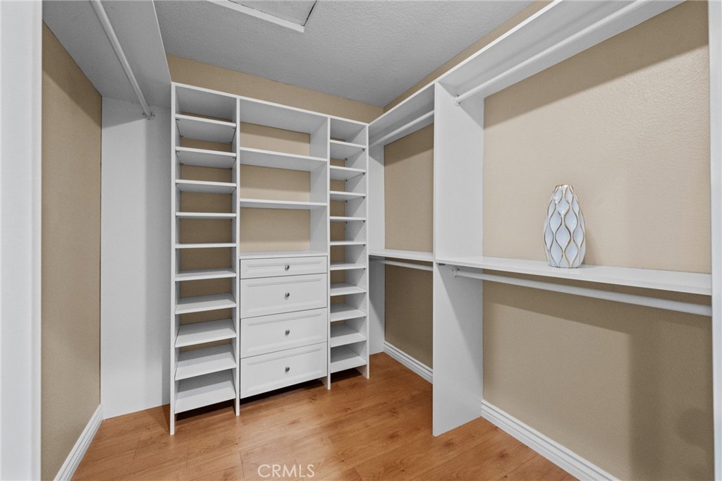 MLS #OC25179992 img 37