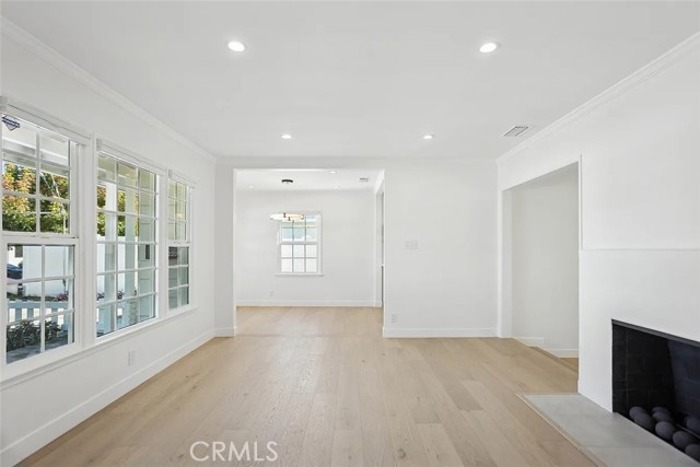 Detail Gallery Image 4 of 8 For 13220 Otsego St, Sherman Oaks,  CA 91423 - 3 Beds | 2 Baths