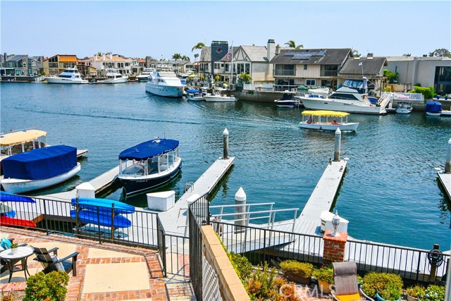 16178 Bimini Lane, Huntington Beach CA: https://media.crmls.org/medias/8463c76e-9d2f-44f4-8ad1-22f96d90942d.jpg