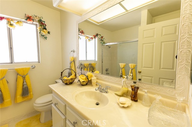 11465 Fox Hollow Lane, Pacoima CA: https://media.crmls.org/medias/8463d154-ecc1-46ad-b5b4-0000d54eee19.jpg