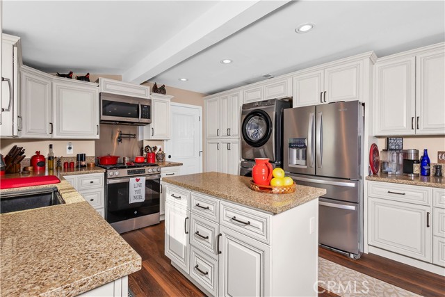 Detail Gallery Image 16 of 21 For 815 E Magnolia, Burbank,  CA 91501 - 4 Beds | 2 Baths