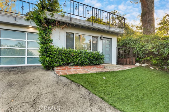 5187 Llano Drive, Woodland Hills CA: https://media.crmls.org/medias/8465ae04-9e4d-4cd8-8911-8c3a4c9f8776.jpg