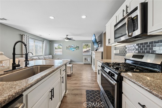 Detail Gallery Image 13 of 45 For 1405 Aloe Ct, Beaumont,  CA 92223 - 3 Beds | 2/1 Baths