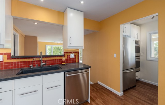 Detail Gallery Image 13 of 38 For 645 Alta Loma Dr, Redlands,  CA 92373 - 4 Beds | 2 Baths