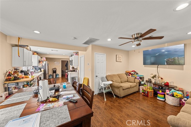 764 W Olive Street, San Bernardino CA: https://media.crmls.org/medias/8466837b-8d59-4490-904e-913797b290f0.jpg