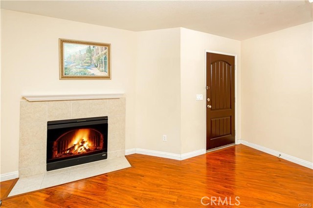 Detail Gallery Image 7 of 22 For 2463 Oswego St #109,  Pasadena,  CA 91107 - 3 Beds | 3/1 Baths