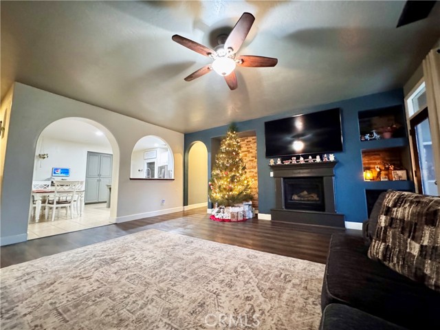Detail Gallery Image 21 of 55 For 2945 W Vine, Visalia,  CA 93291 - 4 Beds | 2 Baths