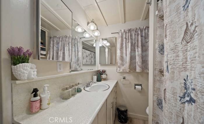 https://media.crmls.org/medias/8466f067-7cb1-4945-92a2-410c9dc05579.jpg?preset=X-Large