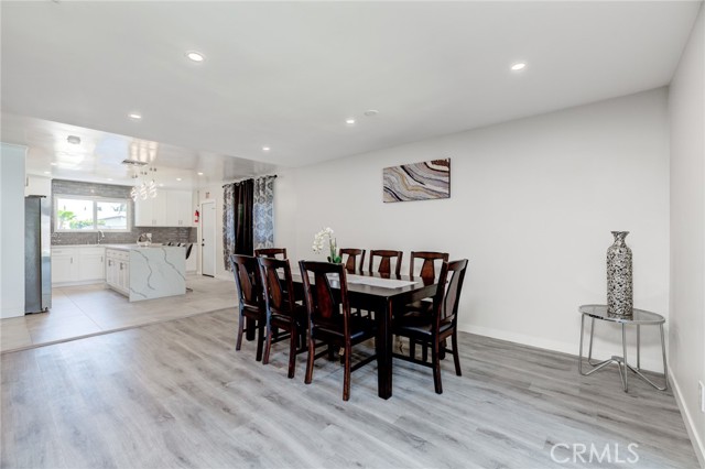 Detail Gallery Image 7 of 51 For 19847 Arminta St, Winnetka,  CA 91306 - 5 Beds | 3 Baths