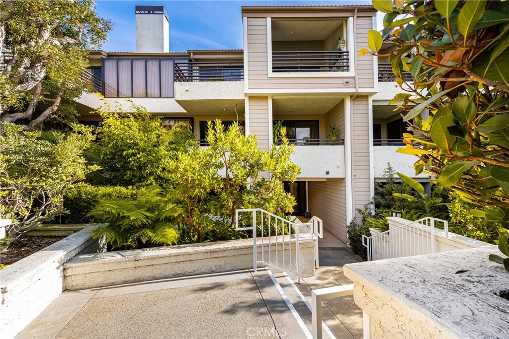 270 Cagney Lane 201, Newport Beach, CA 92663
