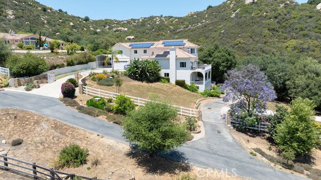 18380 Avenida Caleta, Murrieta CA: https://media.crmls.org/medias/846897c2-49bc-4419-bea8-0ac551e0c293.jpg