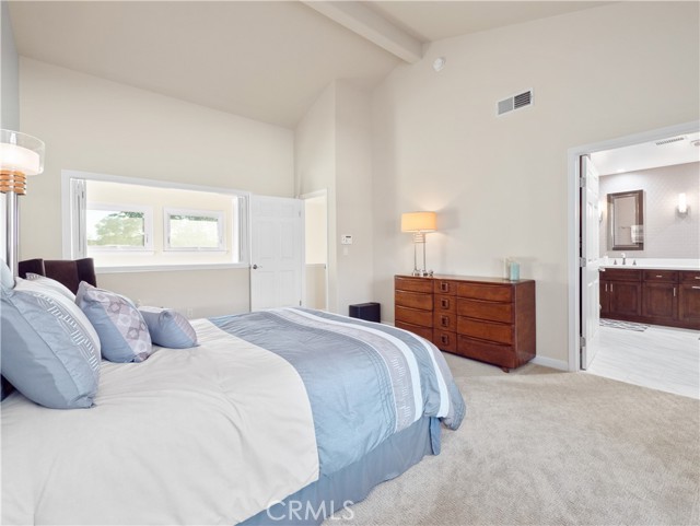 14 Monterey Court, Manhattan Beach, California 90266, 2 Bedrooms Bedrooms, ,2 BathroomsBathrooms,Residential,Sold,Monterey,PW22007695