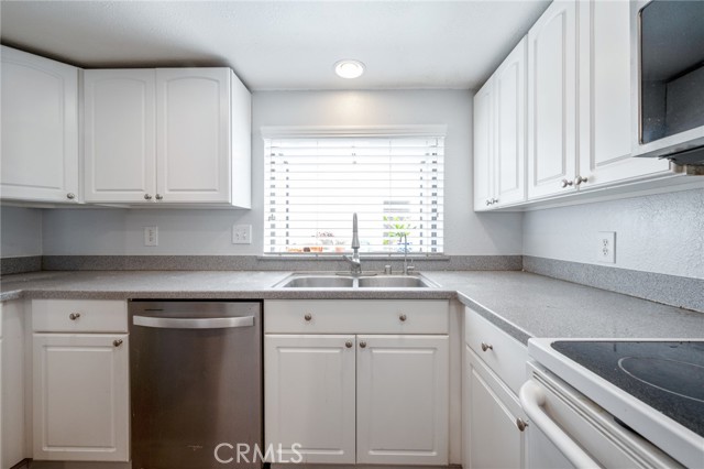 Detail Gallery Image 20 of 44 For 2005 W Culver Ave #11,  Orange,  CA 92868 - 3 Beds | 2 Baths