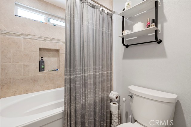 Detail Gallery Image 19 of 37 For 13500 Sutter Ct, Fontana,  CA 92336 - 3 Beds | 2 Baths