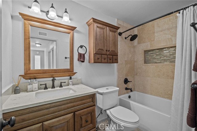 23006 Via Cereza, Mission Viejo CA: https://media.crmls.org/medias/8469eb45-85a7-4d87-b8c0-895643e9da17.jpg