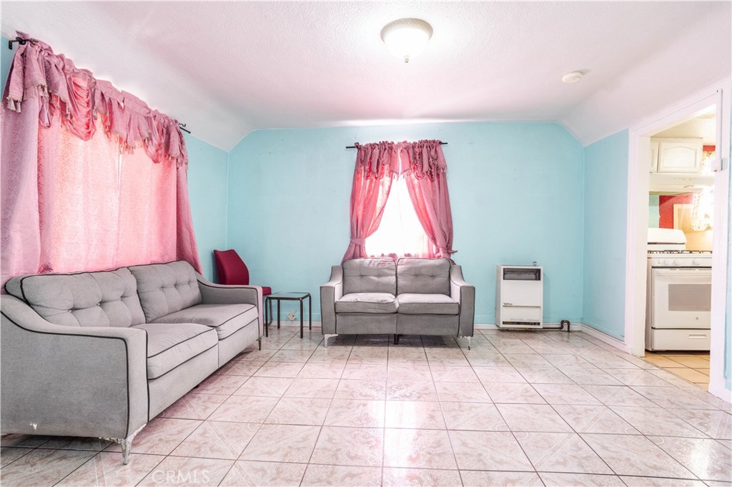 MLS #SR25180641 img 3