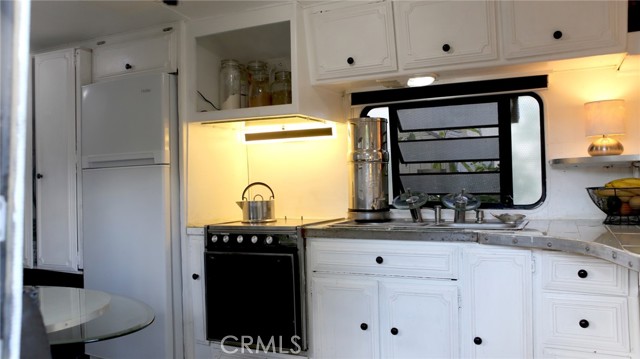 10799 Sherman Grove Avenue, Los Angeles CA: https://media.crmls.org/medias/846ac632-fe8e-401c-a751-c67c24ed49f1.jpg