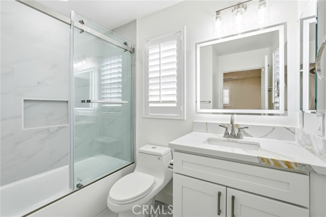 Detail Gallery Image 28 of 35 For 11537 Amalfi, Porter Ranch,  CA 91326 - 2 Beds | 3 Baths