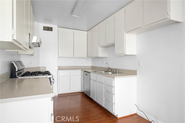Detail Gallery Image 12 of 25 For 1142 Stanley Ave #12,  Glendale,  CA 91206 - 2 Beds | 2 Baths