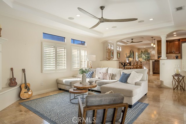 Detail Gallery Image 6 of 25 For 736 14th, Huntington Beach,  CA 92648 - 5 Beds | 3/1 Baths