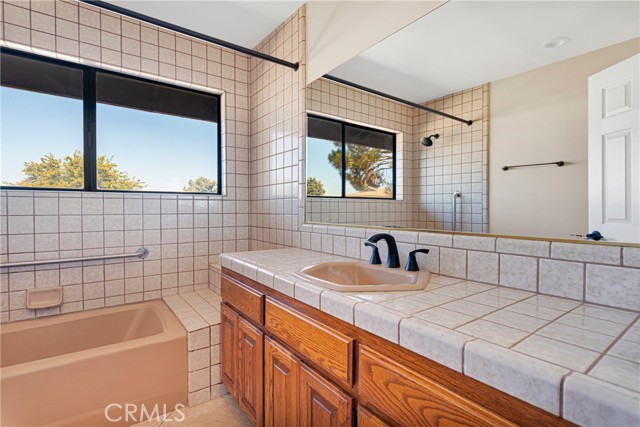 Detail Gallery Image 22 of 50 For 7144 Yosemite Ave, Oak Hills,  CA 92344 - 3 Beds | 2 Baths