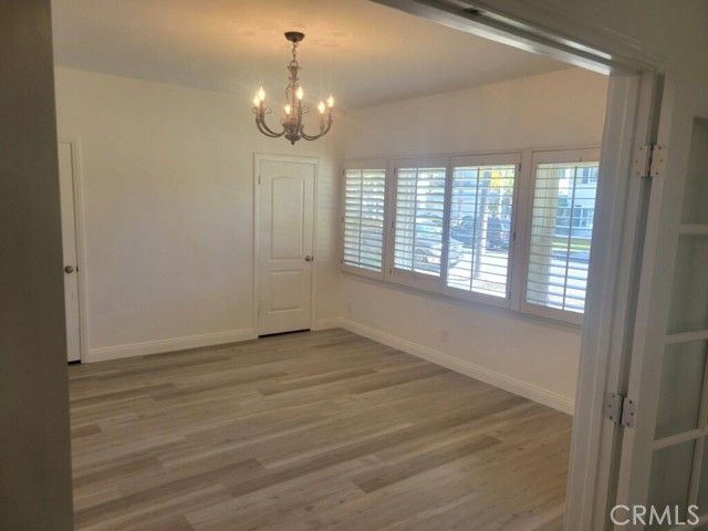 Detail Gallery Image 2 of 19 For 305 Roycroft, Long Beach,  CA 90814 - 3 Beds | 2 Baths