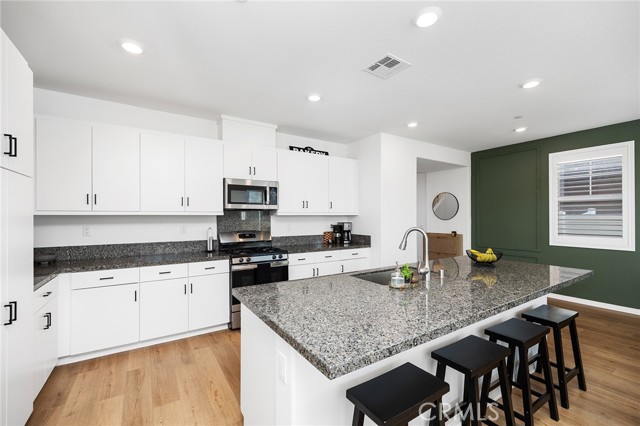 Detail Gallery Image 13 of 53 For 30198 Adrift, Menifee,  CA 92584 - 5 Beds | 3 Baths