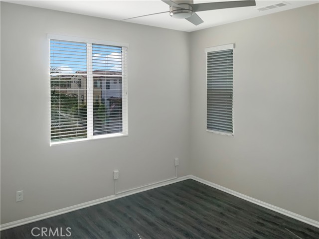 Detail Gallery Image 5 of 21 For 12432 Constellation St, Corona,  CA 91752 - 3 Beds | 2/1 Baths