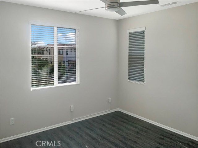 Detail Gallery Image 5 of 21 For 12432 Constellation St, Corona,  CA 91752 - 3 Beds | 2/1 Baths