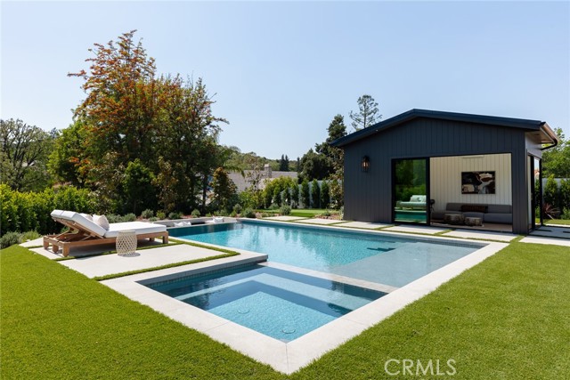4601 Vista De Oro Avenue, Woodland Hills CA: https://media.crmls.org/medias/846e0acc-c1b2-455d-ba15-c5bbb1a5a642.jpg