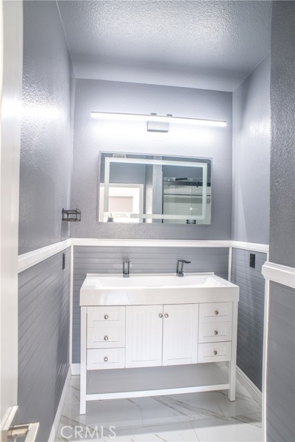 Detail Gallery Image 30 of 45 For 24825 Alexandra Ct, Calabasas,  CA 91302 - 5 Beds | 4/1 Baths