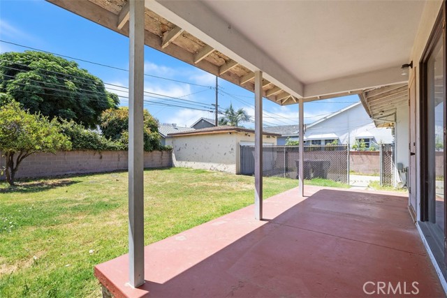 2729 N Studebaker Road, Long Beach CA: https://media.crmls.org/medias/846f6688-f188-49fd-9a61-26a5881140ec.jpg
