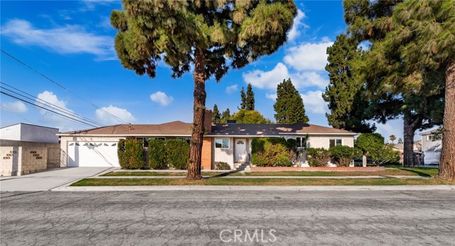 Detail Gallery Image 4 of 41 For 5361 Bridgeview Ave, Pico Rivera,  CA 90660 - 5 Beds | 2 Baths