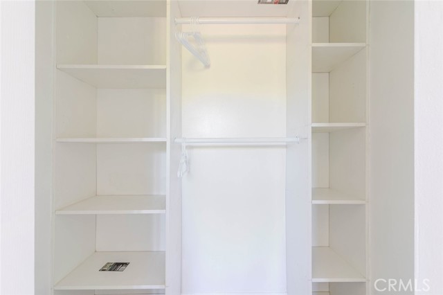 Detail Gallery Image 20 of 24 For 17428 Roscoe Bld, Northridge,  CA 91325 - 2 Beds | 2/1 Baths