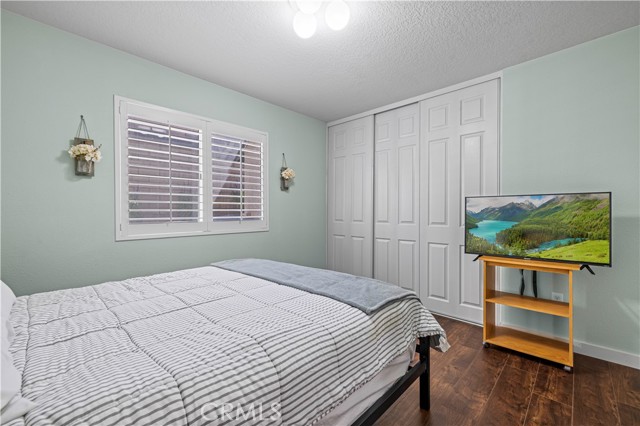 28777 Kathleen Avenue, Saugus CA: https://media.crmls.org/medias/8470a642-6c29-4803-937a-578b567df19a.jpg