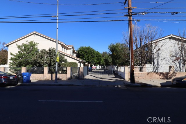 Detail Gallery Image 6 of 37 For 16731 Parthenia St #3,  Northridge,  CA 91343 - 4 Beds | 3 Baths