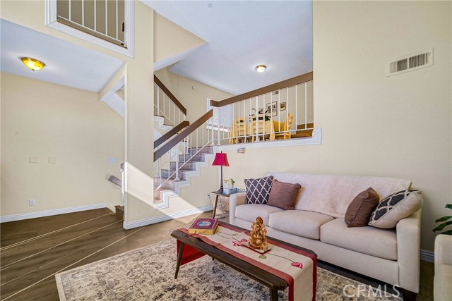 Detail Gallery Image 5 of 11 For 5412 Las Virgenes Rd, Calabasas,  CA 91302 - 3 Beds | 2/1 Baths