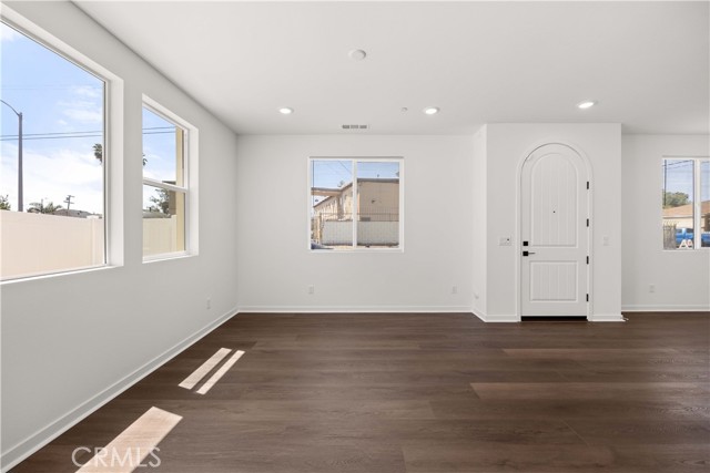 Detail Gallery Image 10 of 67 For 1348 Plaza Del Amo, Torrance,  CA 90501 - 3 Beds | 2/1 Baths