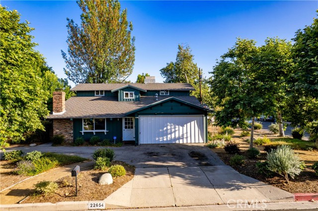 22654 Dolorosa Street, Woodland Hills CA: https://media.crmls.org/medias/8471c958-f7ca-4f82-9a2f-68669daf3faf.jpg