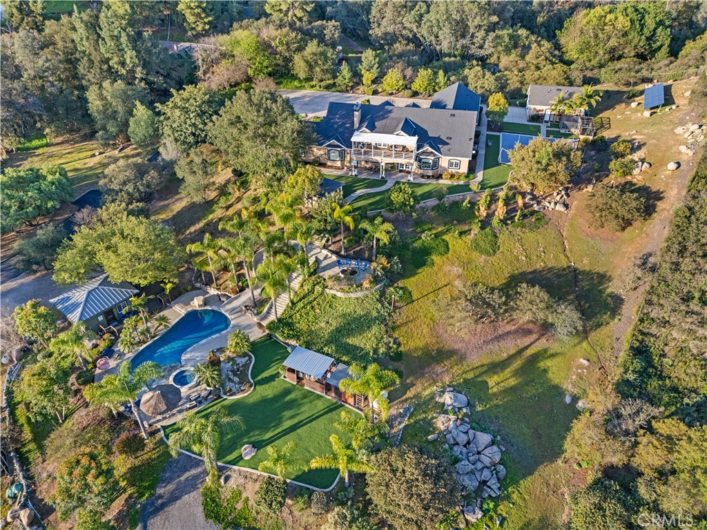 https://media.crmls.org/medias/8471cd44-9c47-42fb-8bb8-7b27d29271f7.jpg?preset=X-Large