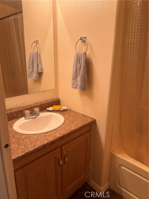 Detail Gallery Image 14 of 19 For 21001 Plummer St #12,  Chatsworth,  CA 91311 - 2 Beds | 2 Baths