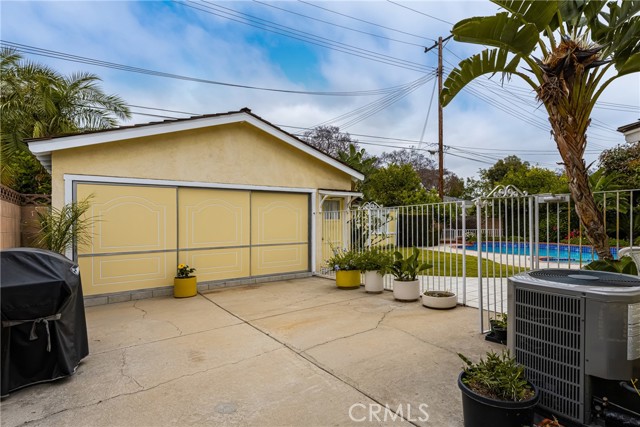 Detail Gallery Image 34 of 36 For 939 W Orange Rd, Santa Ana,  CA 92706 - 3 Beds | 2 Baths
