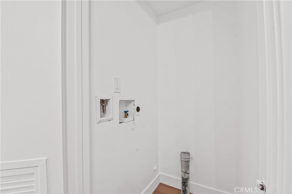 https://media.crmls.org/medias/847498d2-e628-48fd-8e39-a66f29ca372c.jpg?preset=X-Large