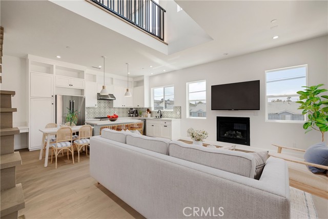 2100 Carnegie Lane, Redondo Beach CA: https://media.crmls.org/medias/8475367d-222a-44e4-98a7-6729604d2884.jpg