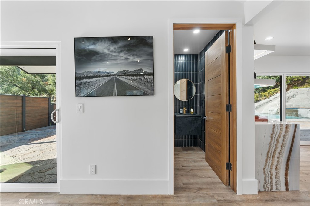 2911 E Chevy Chase DriveGlendale img 49