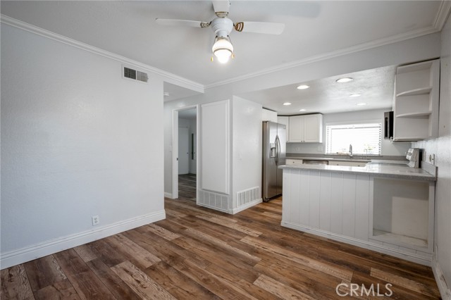 Detail Gallery Image 17 of 44 For 2005 W Culver Ave #11,  Orange,  CA 92868 - 3 Beds | 2 Baths